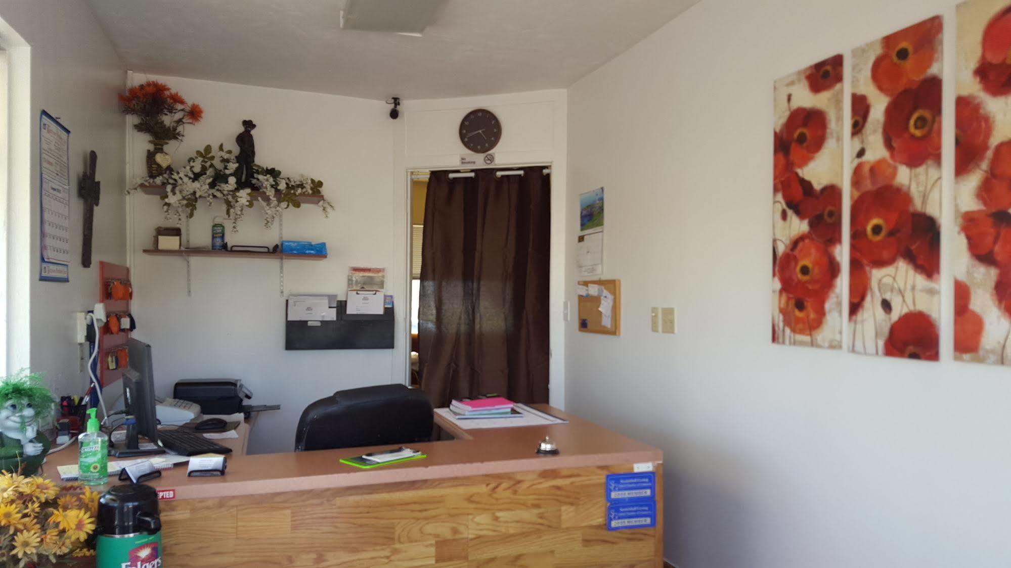 Sportsman Inn - Scottsbluff Скотсблъф Екстериор снимка