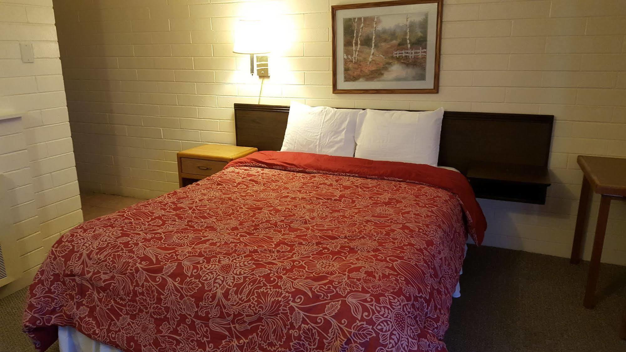 Sportsman Inn - Scottsbluff Скотсблъф Екстериор снимка