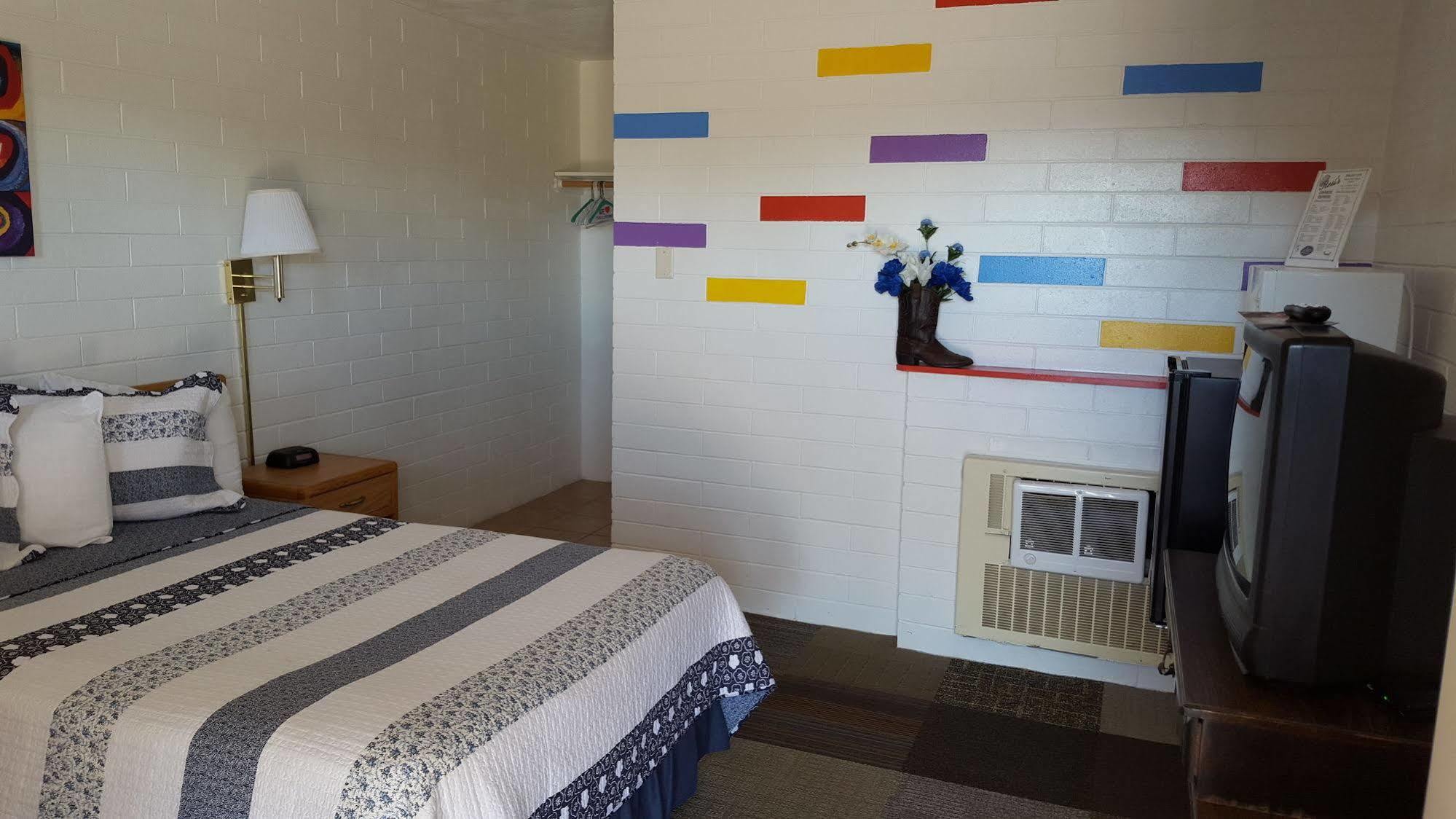 Sportsman Inn - Scottsbluff Скотсблъф Екстериор снимка
