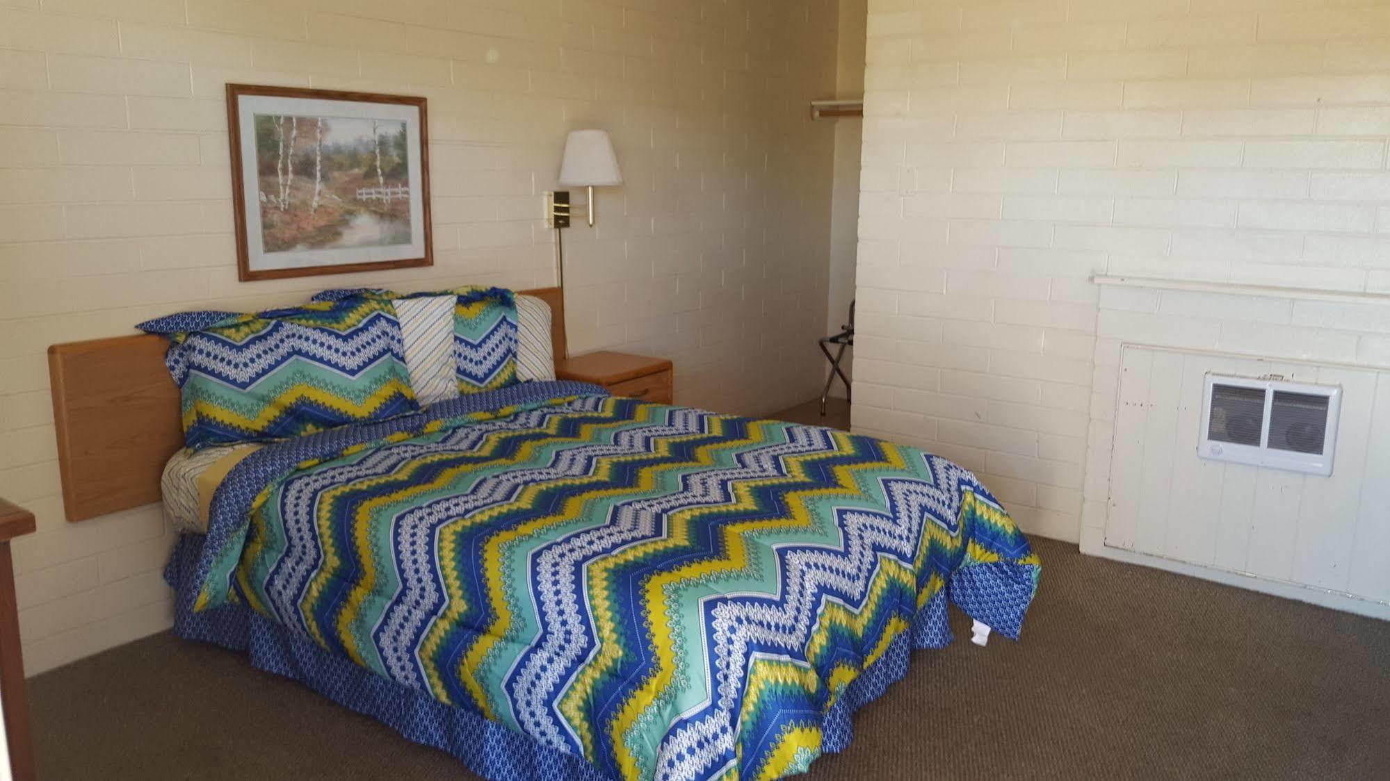 Sportsman Inn - Scottsbluff Скотсблъф Екстериор снимка