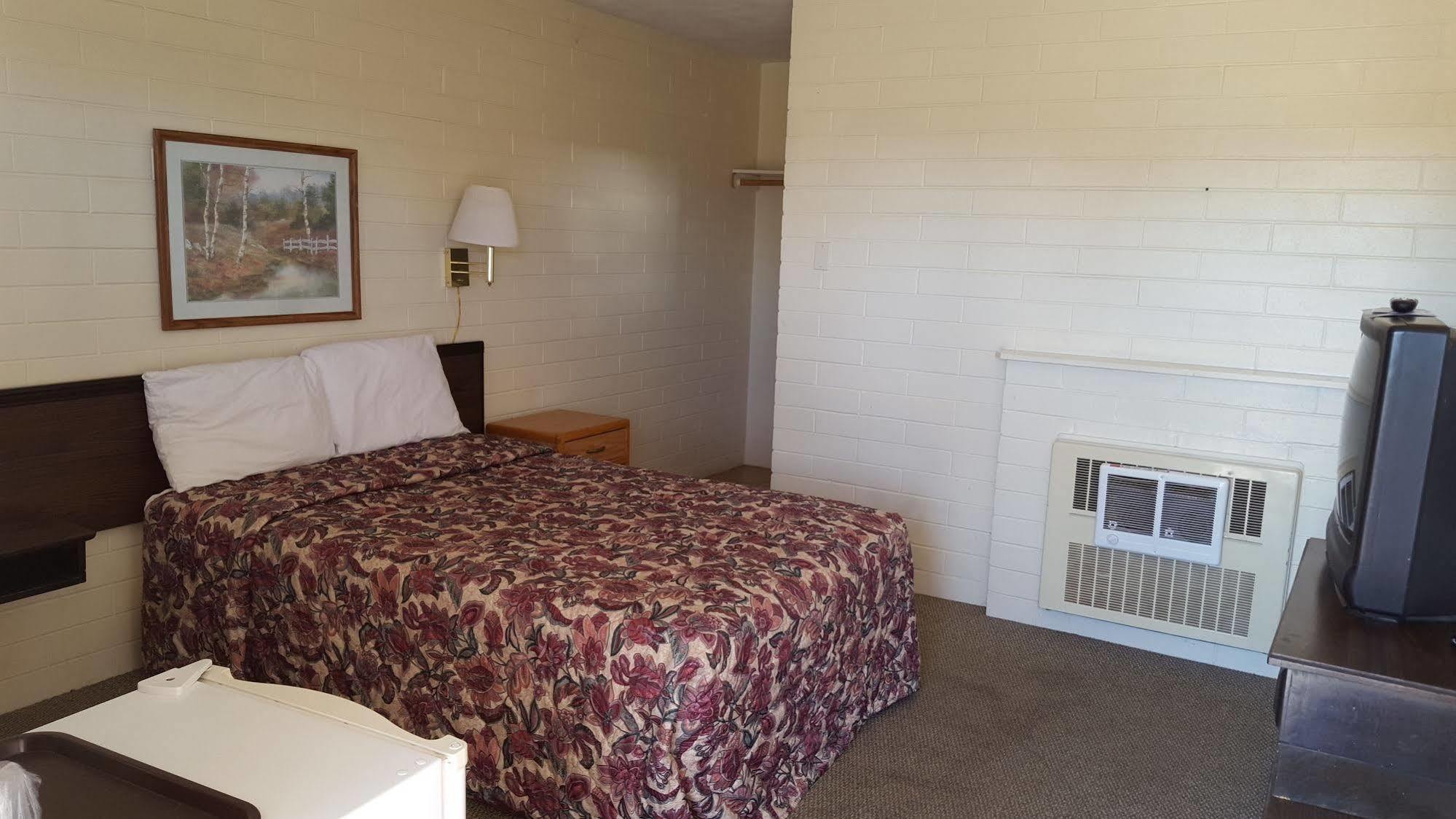 Sportsman Inn - Scottsbluff Скотсблъф Екстериор снимка